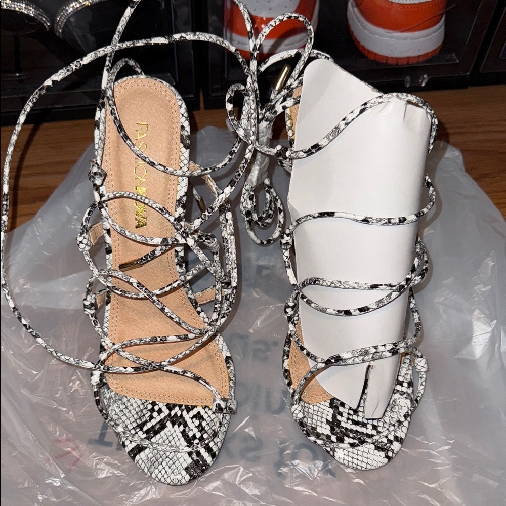 Fashion Nova Black and White Snake Print Women's Wedges